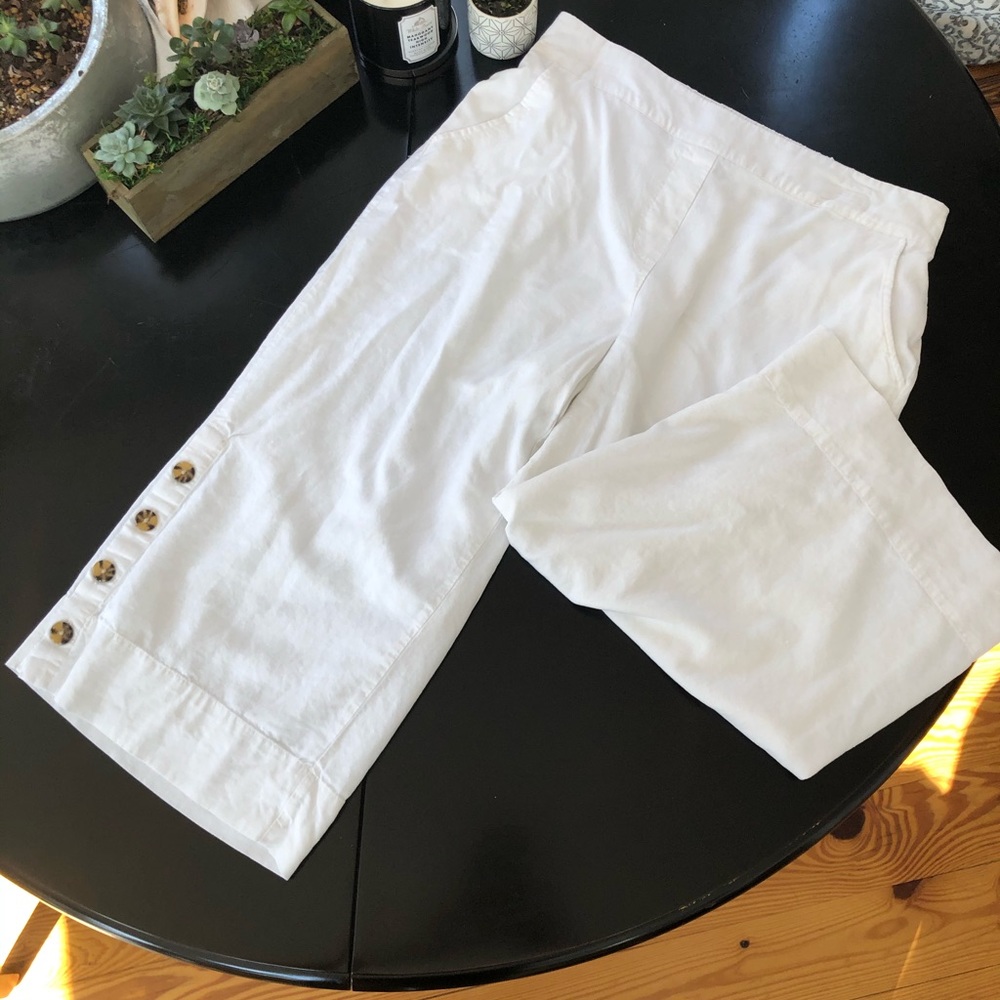 Fully lined white cropped wide leg pants